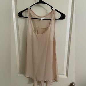 Misope Top
Tan color 
Size small